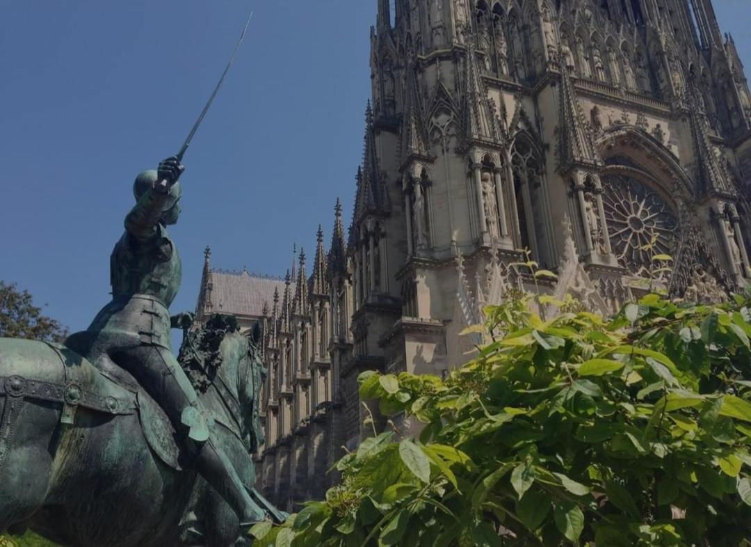La Place Des Sacres, Proche Gare Et Centre Reims Esterno foto